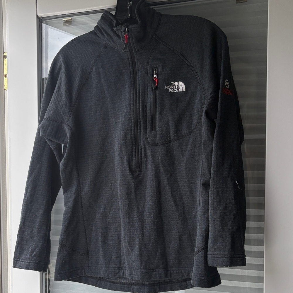 The North Face women’s Charcoal Performance fleece